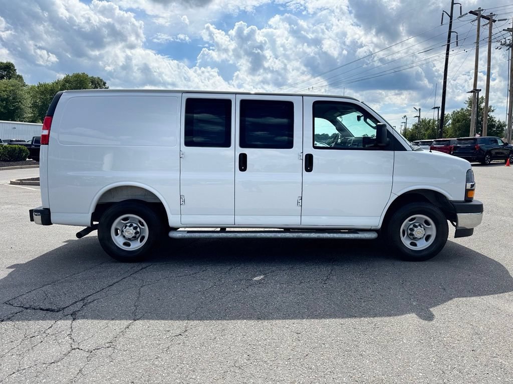 Used 2025 Chevrolet Express 2500 w/ Driver Convenience Package RWD image 8