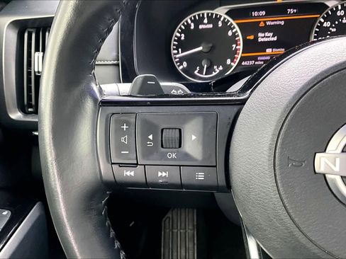 Used 2023 Nissan Pathfinder SL FWD image 22