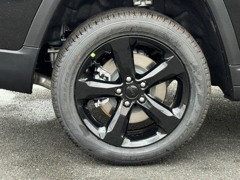 New 2025 Jeep Grand Cherokee L Limited w/ Luxury Tech Group II image 5