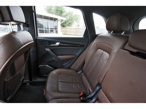 Used 2018 Audi Q5 2.0T Premium AWD/4WD image 12