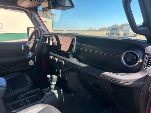 Used 2024 Jeep Wrangler Sahara w/ Technology Group image 30