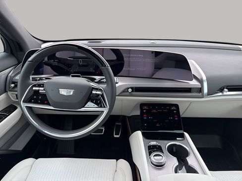 New 2026 Cadillac Vistiq Luxury w/ LPO, Floor Liner Package image 50