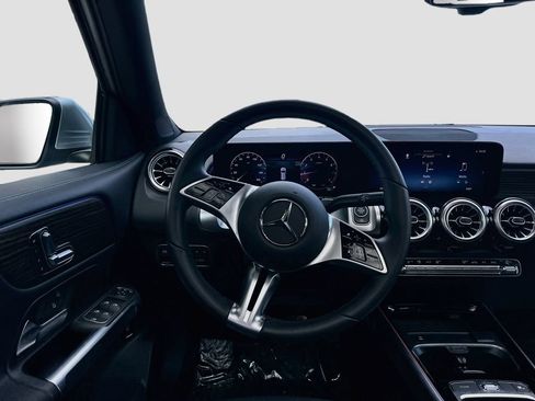 Used 2026 Mercedes-Benz GLB 250 image 22
