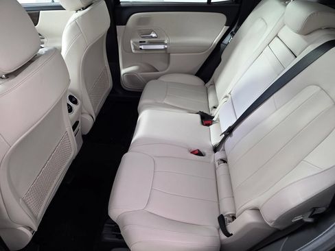 New 2026 Mercedes-Benz GLB 250 image 11