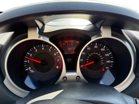 Used 2013 Nissan Juke SV FWD image 11