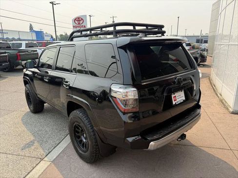 Certified 2021 Toyota 4Runner TRD Off-Road Premium AWD/4WD image 5