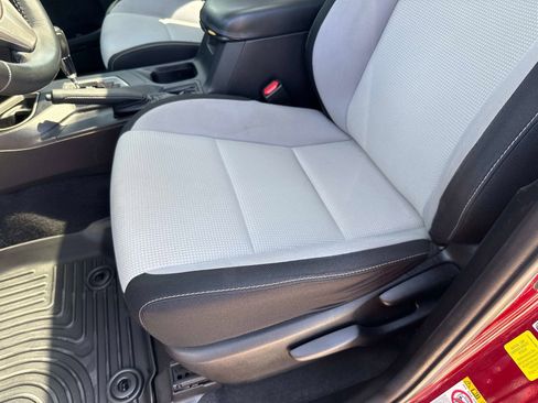 Used 2018 Toyota RAV4 XLE image 19