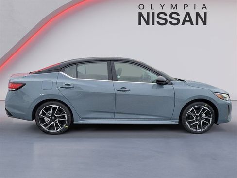 New 2025 Nissan Sentra SR w/ SR Premium Package image 5
