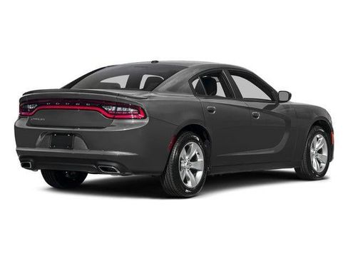Used 2017 Dodge Charger SE image 3