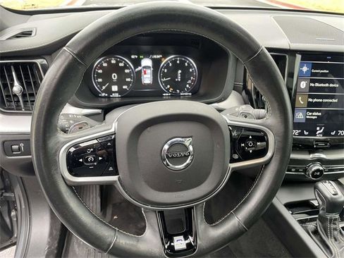 Used 2020 Volvo XC60 T5 R-Design image 17