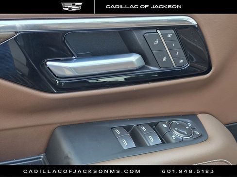 Used 2025 Chevrolet Tahoe High Country RWD image 18