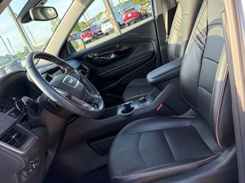 Used 2023 GMC Terrain AT4 image 13