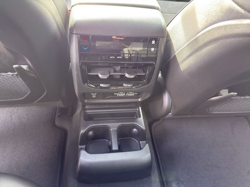 New 2025 Jeep Grand Cherokee L Altitude image 32