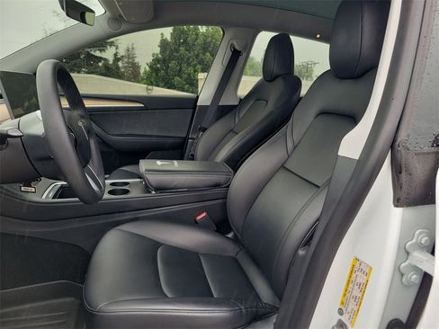 Used 2023 Tesla Model Y Long Range image 17