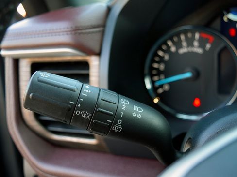 Used 2024 Ford Expedition Limited image 15