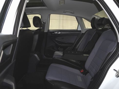 Certified 2025 Volkswagen Jetta SE image 11