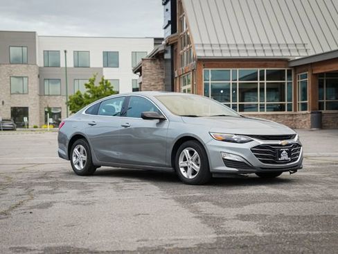 Used 2024 Chevrolet Malibu LS FWD image 1