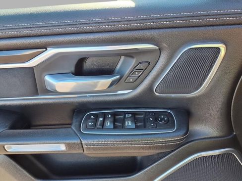 Used 2019 RAM 1500 Laramie image 17