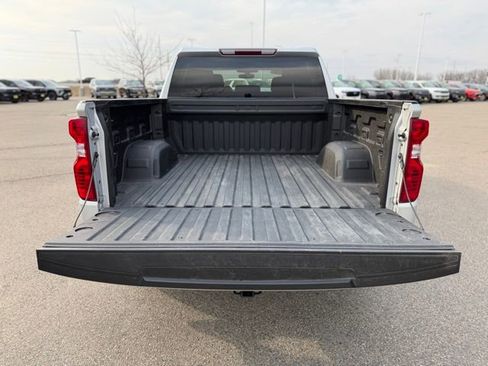 Used 2021 Chevrolet Silverado 1500 LT AWD/4WD image 14