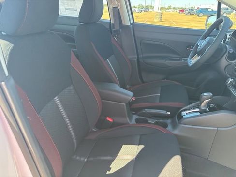 New 2025 Nissan Versa SR w/ Trunk Package image 20