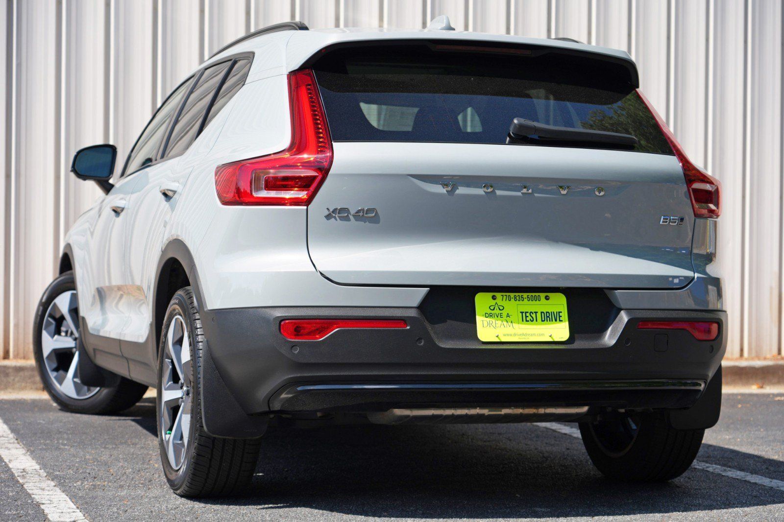 Used 2024 Volvo XC40 B5 Plus w/ Climate Package AWD/4WD image 6