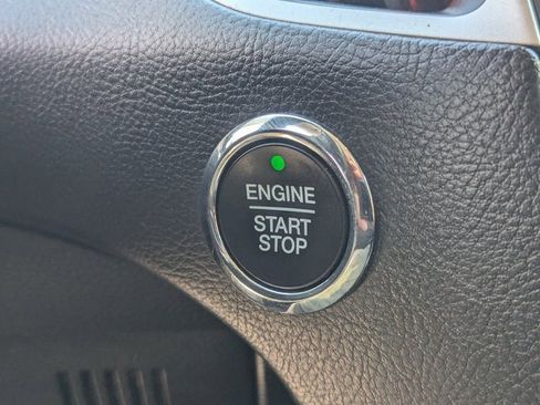 Used 2022 Ford Edge SEL image 16