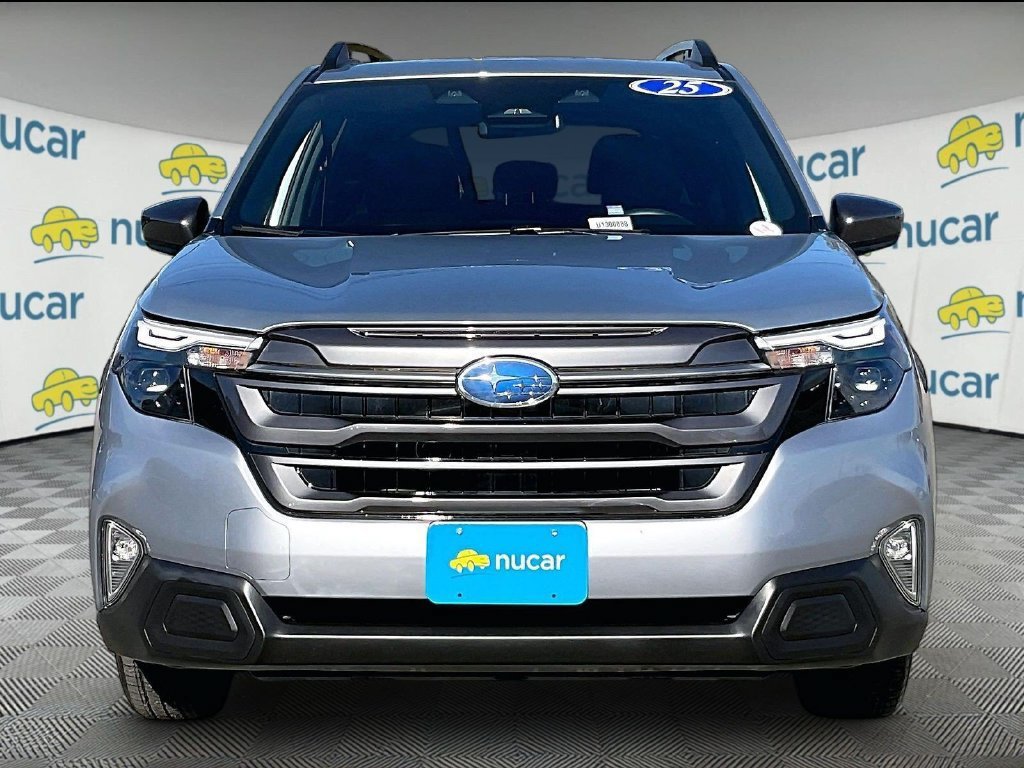 Used 2025 Subaru Forester Premium AWD/4WD image 2