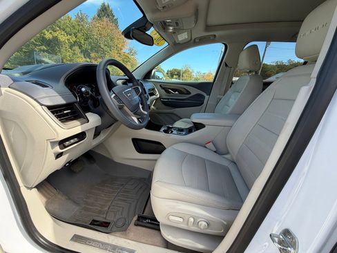 Used 2023 GMC Terrain Denali w/ Denali Premium Package image 9