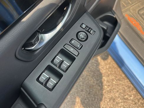Used 2025 Honda Pilot TrailSport image 11