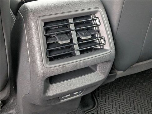 New 2026 Volkswagen Tiguan SE R-Line image 18