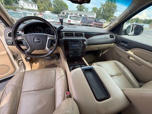Used 2013 GMC Yukon Denali AWD/4WD image 11
