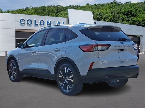 Certified 2022 Ford Escape SE w/ SE Sport Appearance Package image 4