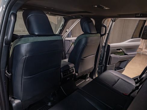 Used 2025 Lexus GX 550 image 22