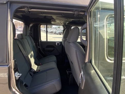 New 2026 Jeep Gladiator Sport image 38