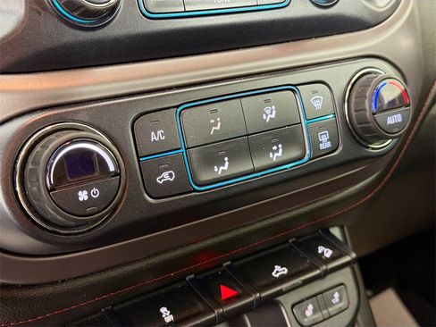 Used 2018 GMC Canyon All Terrain image 15