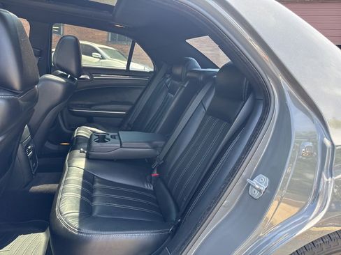 Used 2018 Chrysler 300 S w/ 300S Premium Group AWD/4WD image 8