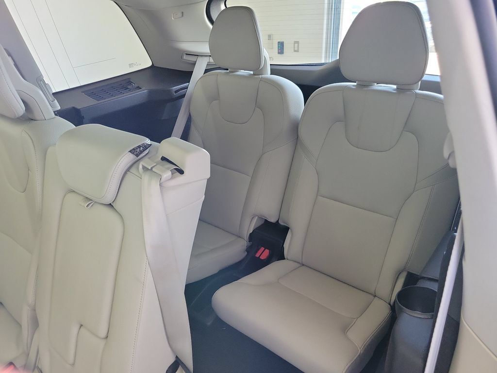 Used 2024 Volvo XC90 B5 Plus w/ Protection Package Premier AWD/4WD image 13