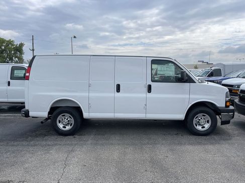 New 2025 Chevrolet Express 2500 w/ Driver Convenience Package image 5