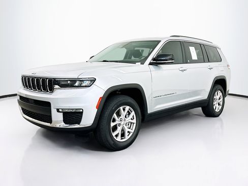 Used 2022 Jeep Grand Cherokee L Limited image 3