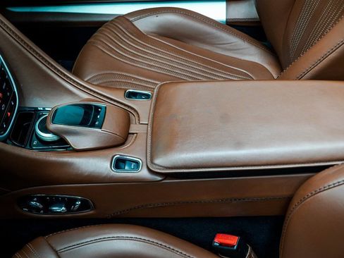 Used 2019 Aston Martin DB11 Volante image 23