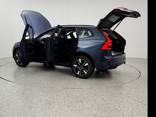 New 2027 Volvo XC60 B5 Core AWD/4WD image 12