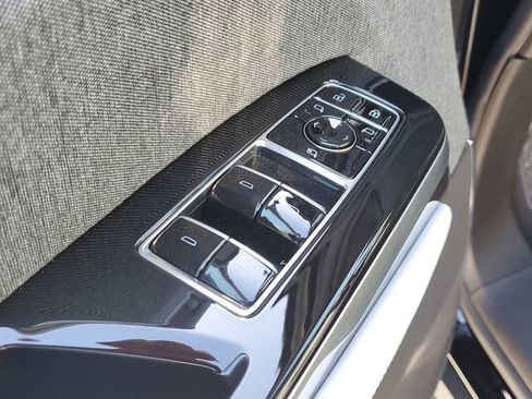 New 2026 Cadillac Escalade ESV Platinum Sport w/ LPO, ONYX Package AWD/4WD image 21