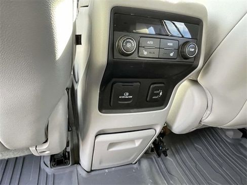 Used 2018 GMC Acadia SLT image 14