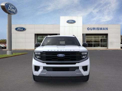 New 2026 Ford Expedition Max Platinum w/ Driver's Package AWD/4WD image 2