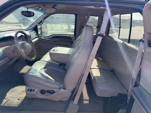 Used 2000 Ford F250 Lariat image 26