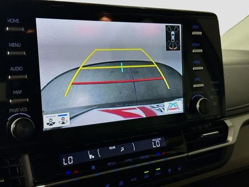 Certified 2024 Toyota Sienna Limited image 14