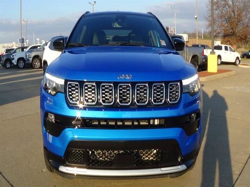 Certified 2025 Jeep Compass Limited w/ Elite Group image 3