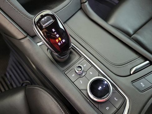 Certified 2024 Cadillac XT6 Premium Luxury FWD image 30