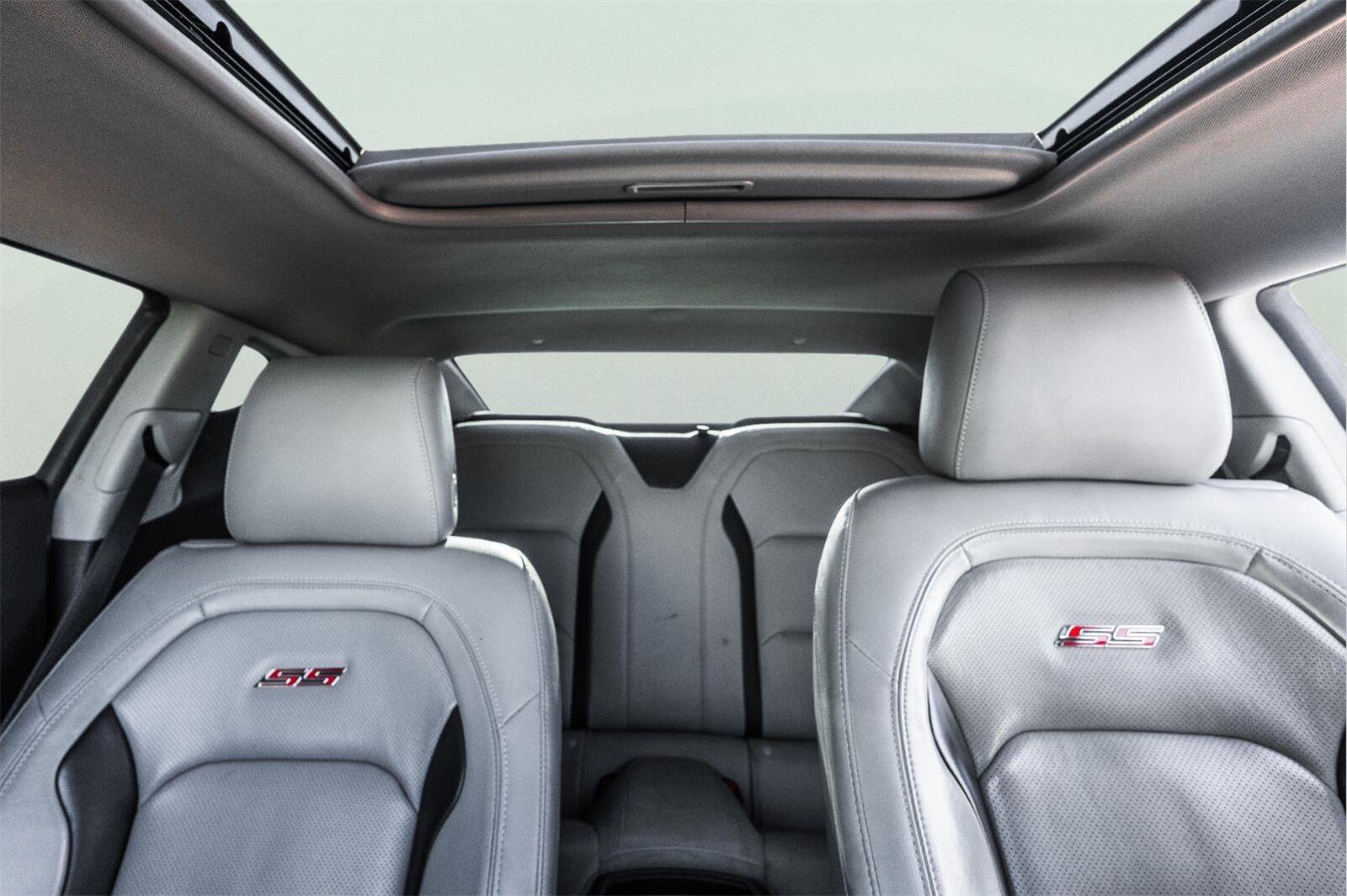 Used 2020 Chevrolet Camaro SS RWD image 2