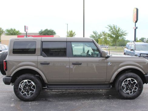 New 2026 Ford Bronco Outer Banks AWD/4WD image 6